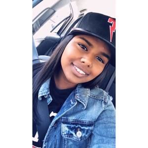 Meet your Posher, Cynthia